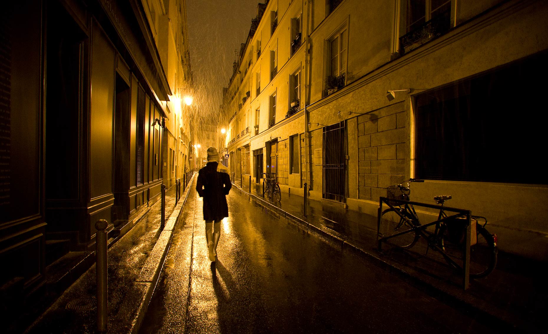 Sean-Gilligan-People-Paris-snow